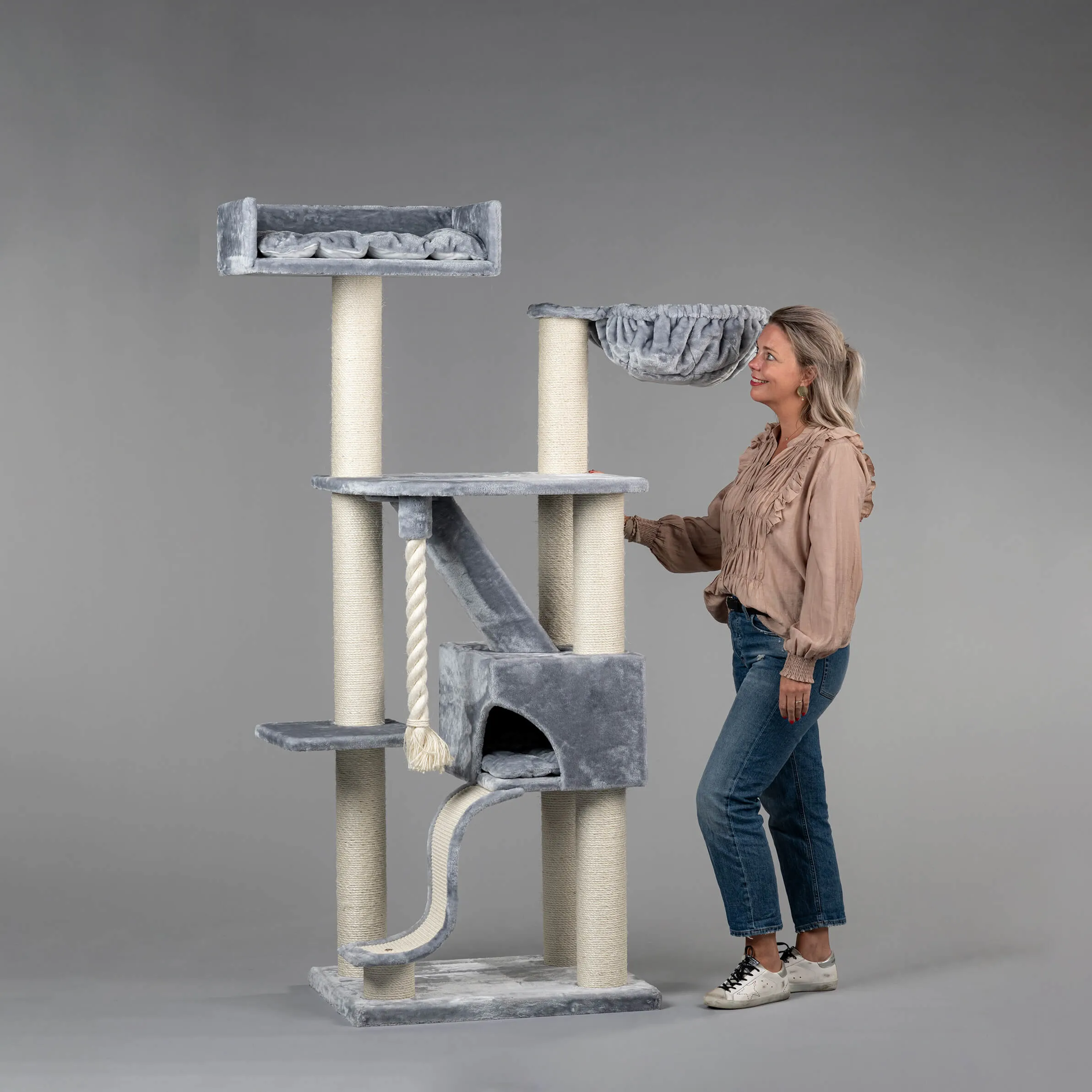 Cat Mansion Light Grey