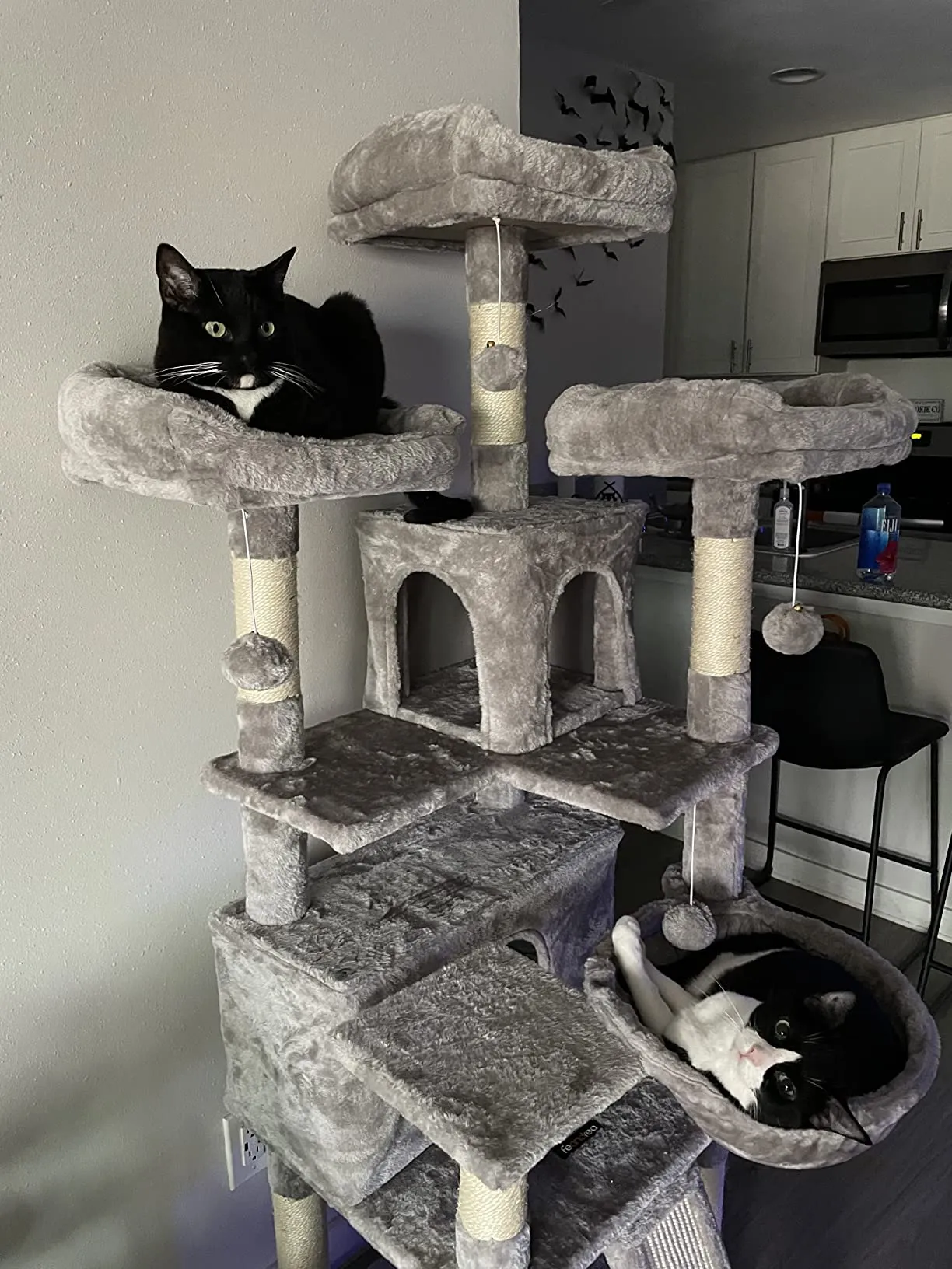 Cat Tree, Large Cat Tower, Cat Condo with Scratching Posts, 2 Caves, 3 Plush Perches, Activity Center, 67.7"