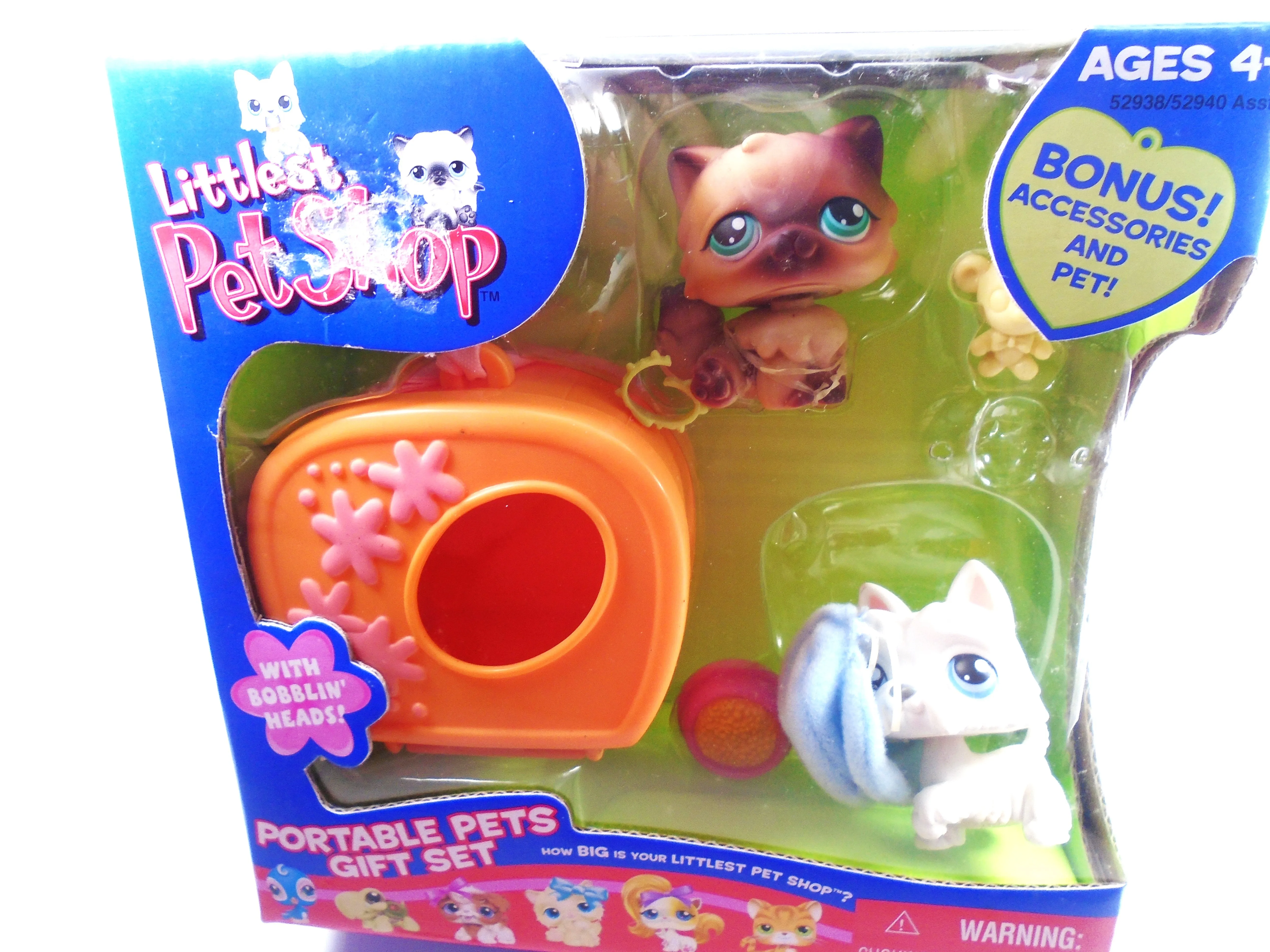 Littlest Pet Shop Portable Persian Cat#22 White and Scottie Dog #8 NIB
